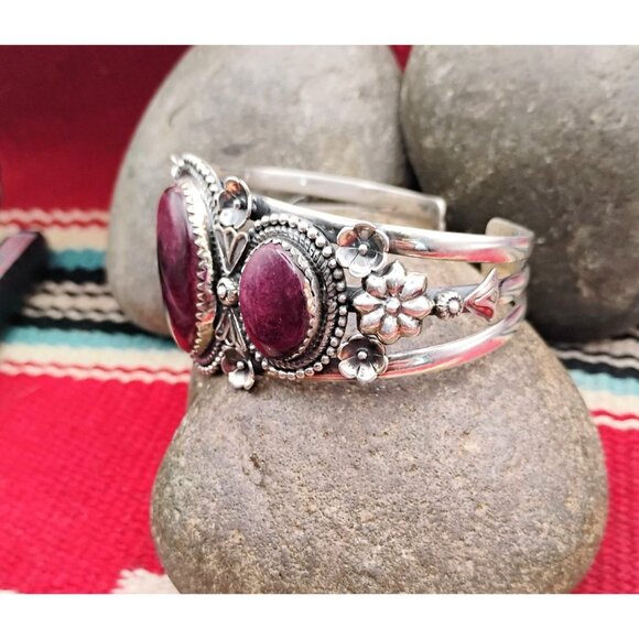 Southwest Purple Spiny Oyster Sterling Silver Cuff Bracelet Floral Design 48.4g - Picture 4 of 11